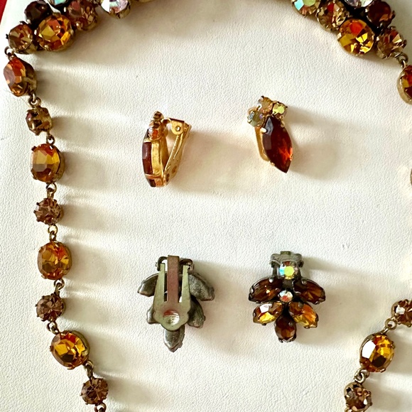 Vintage Rhinestone Necklace with Earrings - Picture 8 of 8